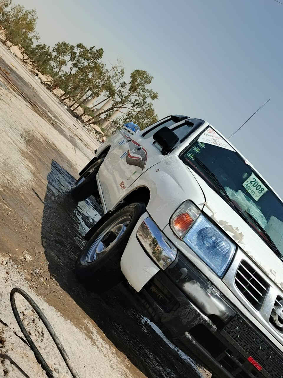 سلام عليكم بيكم شبوط موديل 2002 جاهزه من كلشي محرك وكير بصندوك شرط حداديه تخم تاير ستوني شاده دوشمه فراش يعني برغي ماذب عليه مال جناي متعوب عليه مال مزاد وزات الداخليه كتاب موجود وكاله عامه بسمي سعر 52 وبيه مجال مكاني نجف الاشرف ***********
