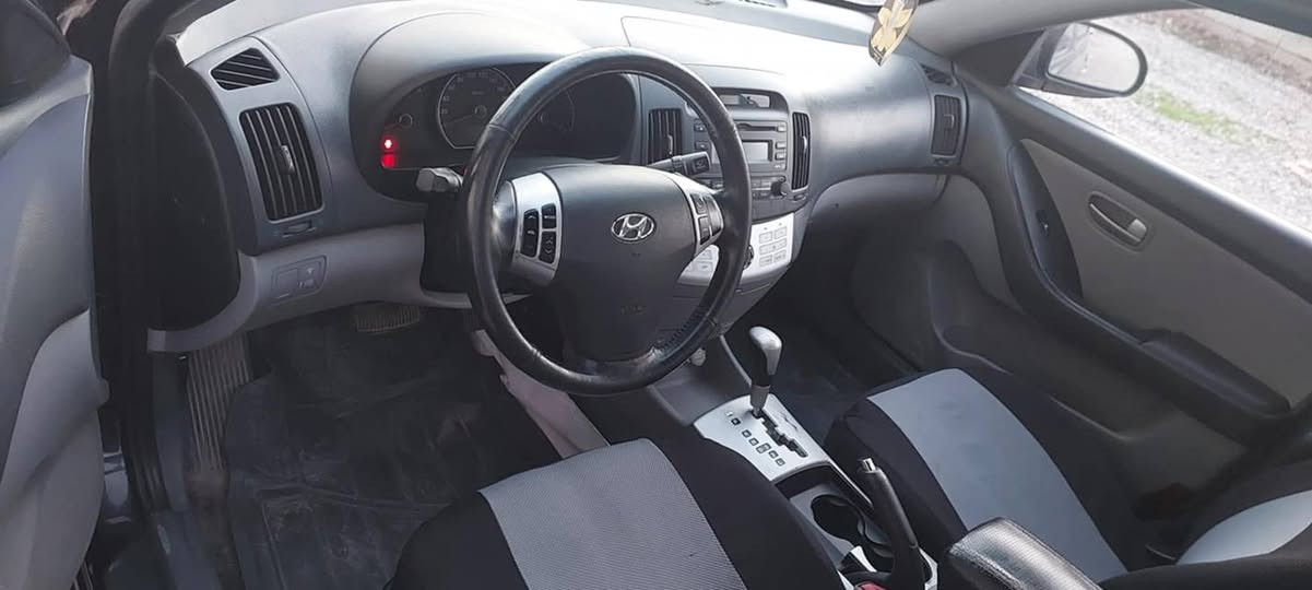 بەناوی خودای بەخشندەی میهرەبان
هۆندای ئاڤانتی بۆ فرۆشتن 
بڕاوەی دوبەی 
مۆدیل 2009
سوکان ڤۆلیوم و تەبرید لەمس
کوشن جڵد و هیتەر و حاسە 
خایس و ڕزیوی قەترە پێوە نیە 
پێش و پشتی کەپسە و هیچ لێدرانی نیە
 برێکی بەستراوە و ئەی بی ئێس بەشەرت
سەیارەکە تابڵێی توندو تۆڵە
گێڕو مەکینەی بەشەرت
مەکینە بچوکی دکشن بەرز
هەیکەلی زۆر جوانەو لوسە 
چوار تایەو ویلی لۆکی لەژێرە
سەقفی  بێ بۆیاغە
بەکورتی و پوختی ماڵی دۆستە 
سعری 46 و معامەلەیەکی برایانە
 شوێن ڕانیە ..
ژ.م. *********** یان ***********
کۆڕەک واتس ئەپی لەسەر 
مەسجیش کراوەیە.. رانية, السليمانية
