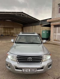 لاندكروزر V8 • ٢٠٠ الف • فول مواصفات