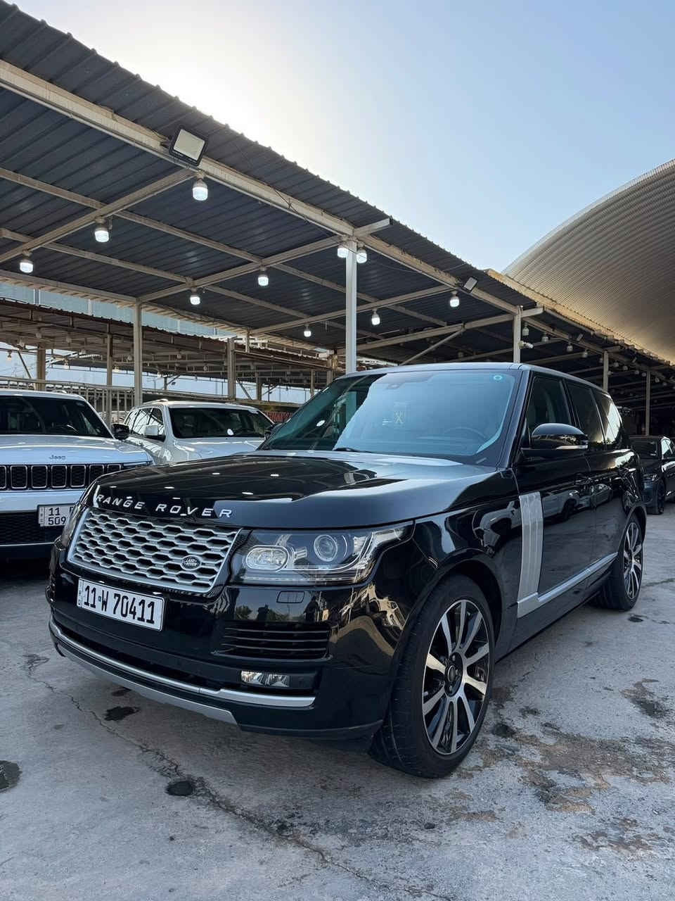 ‏‎اسم السيارة:RANGE-ROVER
‏‎موديل:2016

خليجي وكالة سردار كفال عامه

العداد:150.000Km

المحرك : 8 سلندر بدون سوبر جارج

اللوحة : بغداد 

‏‎الفئة:VOGUE 

السعر 325 بيه مجال بسيط سياره فول وجديده ***********
