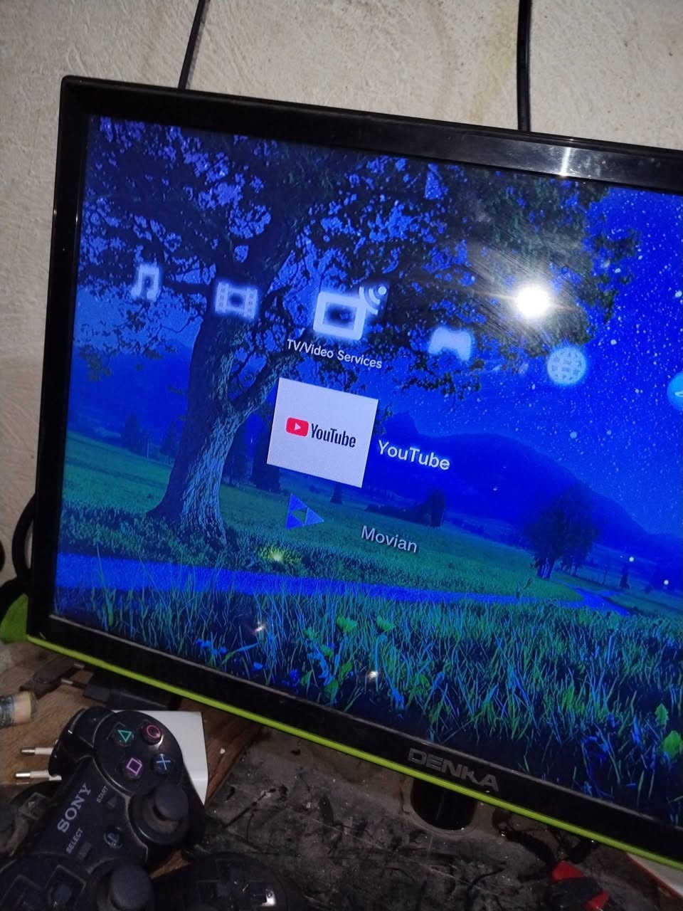 🎮 بلاي ستيشن 3 (PS3) مهكر للبيع - عرض كامل ومميز 🎮
​السعر: 100 ألف دينار فقط (مع توصيل مجاني 🚚)
​المواصفات والمميزات:
​الحالة: الجهاز نظيف جداً وشغال 100% (فحص وتجربة).
​التهكير: الجهاز مهكر بأحدث إصدار (4.91 HEN)، يفتح لك كل الألعاب مجاناً.
​الملحقات: * 4 يدات تحكم (2 شغالات تمام + 2 يحتاجن صيانة أو أدوات احتياطية).
​هارد خارجي محمل بأقوى الألعاب.
​واير شحن اليدات (الأصلي).
​كابل HDMI للصورة الدقيقة.
​مكتبة الألعاب المتوفرة (ألعاب ضخمة وجاهزة):
الجهاز محمل بأكثر الألعاب طلباً، منها:
✅ Grand Theft Auto V (GTA V)
✅ FIFA 19 & PES 18
✅ Call of Duty: Black Ops II
✅ God of War Collection
✅ Assassin's Creed III
✅ Red Dead Redemption
✅ Tomb Raider & WWE 2K14
✅ ومجموعة متنوعة من ألعاب Blur, BioShock, وغيرها الكثير!
​الخدمات الإضافية:
🚚 التوصيل مجاني (لباب البيت).
💰 السعر ثابت: 100 ألف دينار (قيمة الألعاب والملحقات وحدها تسوى أكثر).
​للتواصل والاستفسار على الخاص


**إذا كنت صاحب هذا الإعلان وتريد حذفه لأي سبب، رجاءا أرسل رسالة إلى الدعم الفني**