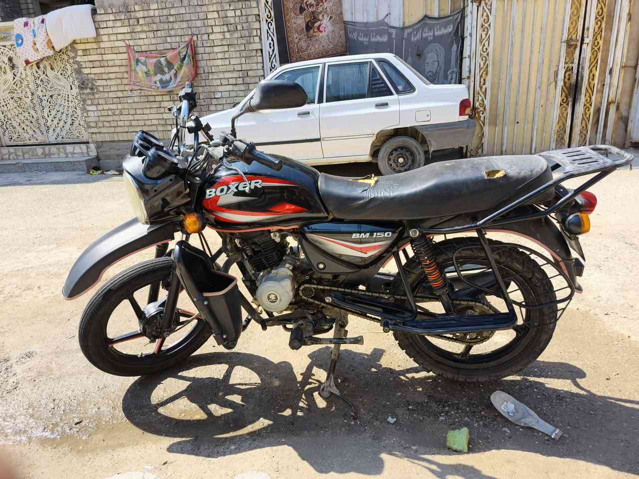 سلام عليكم بوكسر للبيع موديل21 كلاسكك دراجه نضيفه الله شاهد اوراقه سحب دراجه بيها لاستيك ولف ومكينتها ناعمه ما بيها اي نقص بلدراجه تصرف عليها فقط لاستيك ولف ولايت البارحه حترك والتاير تحطله ركعه شاده قبل سبوعين جديد سعرها 725وبيها مجال متواجد واتساب ***********
