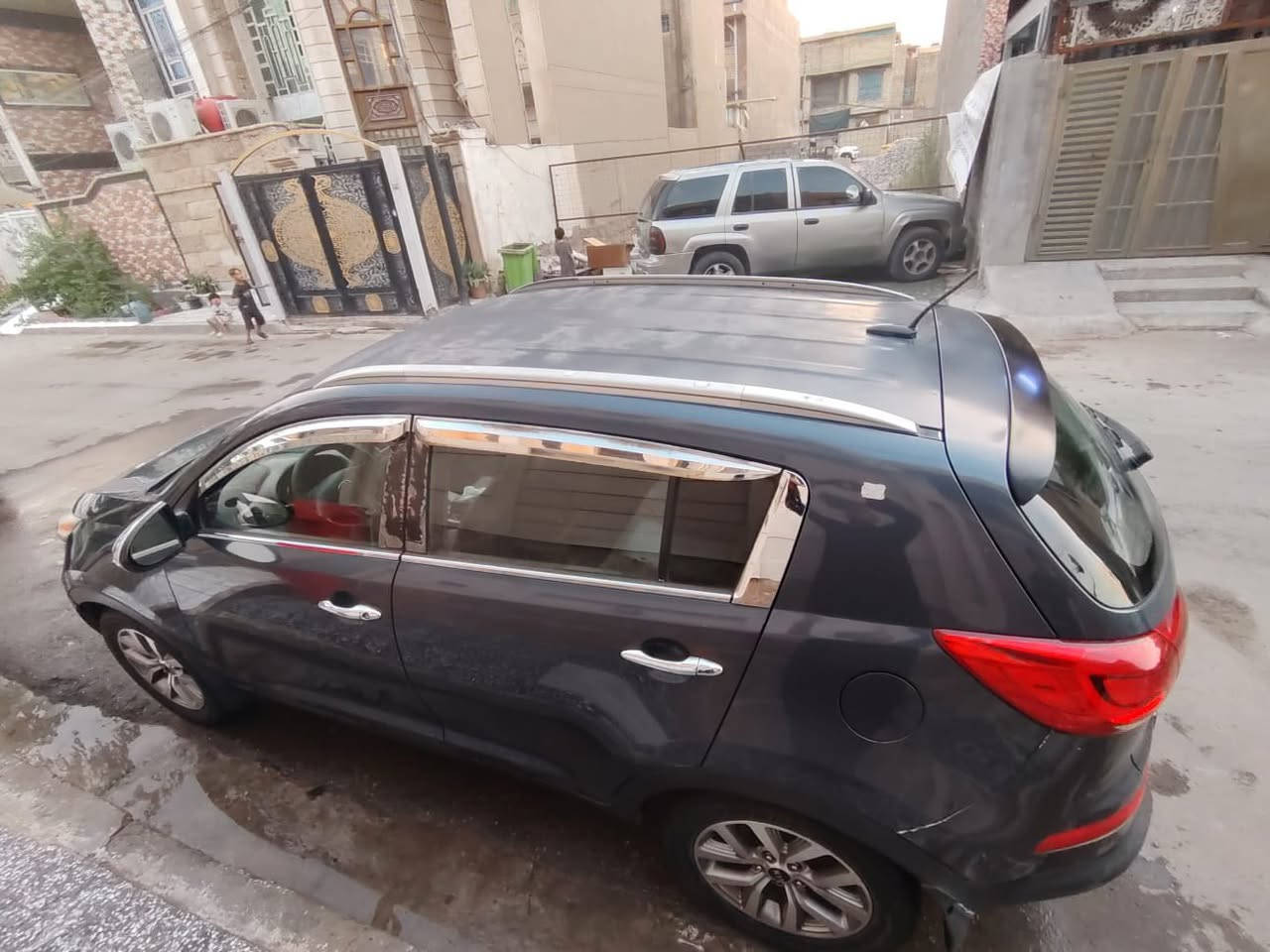 السلام عليكم
للبيع كيا سبورتج 2016 GDI رقم بغداد 
وارد أمريكي
حجم المحرك 2400
تبريد ثلج
ماشية 121 ألف
السيارة باسمي واستخدام بيت

ضررها بأمريكا من الخلف
وبالعراق صار بيها ضرر أمامي
القمارة بيها جراد
السيارة بحالة جيدة
السنوية تنتهي 2029

كلشي مذكور بالسونار
تاريخ السونار 2026/5/23

السعر ( 125 ورقة ) قابل للتفاوض
موبايل :  ***********
العنوان : بغداد / البلديات
