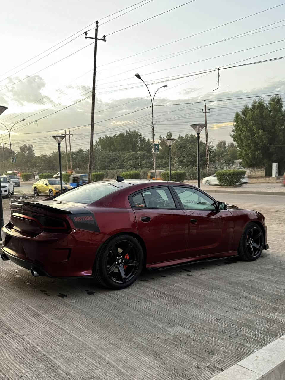 السلام عليكم للبيع فقط 
جارجر 
موديل 2017 
رقم بغداد
فئتها R/T 
مكينه 5700 (مبرمجه 6400 كزوز فقط)
السياره فول مواصفات عده الفتحه 
خزن ميموري
حساسات اماميه
حساسات خلفيه 
تدفئه تبريد كشنات 
منضومه تبريد تدفئه 
تخم تاير جديد 
سستم صوت كامل 
السياره جديده و متعوب عليها 
حادثها مرفق بالمنشور 
السعر 218 و بيها مجال 
مكان السياره بابل 
***********
***********
