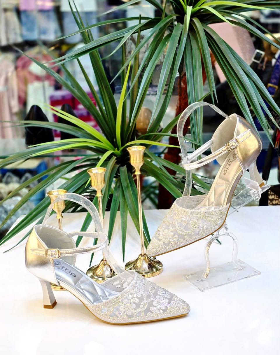 كعب ارتفاع 6 سم
السعر 18
37-38-39-40-41


**إذا كنت صاحب هذا الإعلان وتريد حذفه لأي سبب، رجاءا أرسل رسالة إلى الدعم الفني**