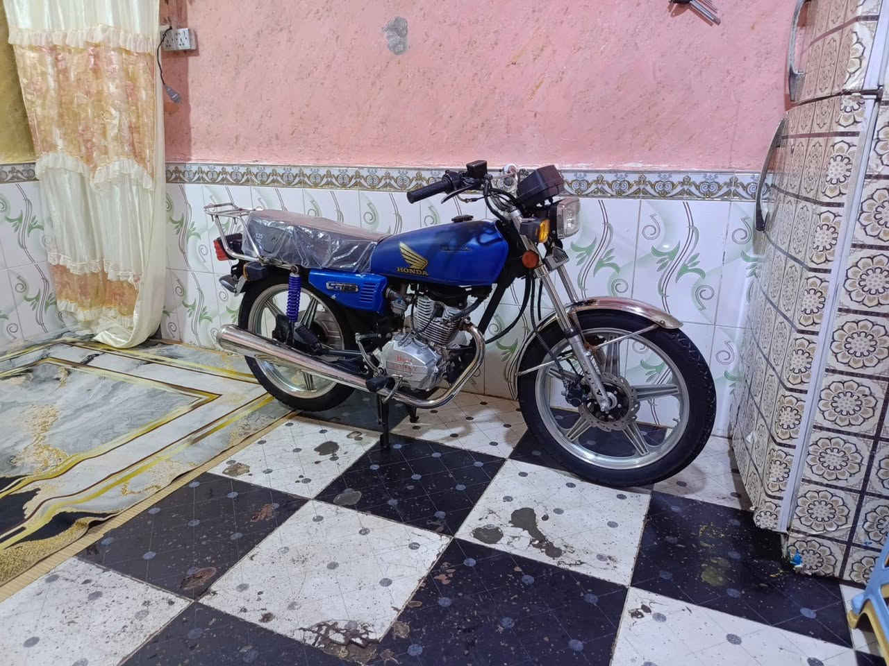 السلام عليكم دراجه للبيع اوراق اوراق سحب موديل 2021سعر 600 وبيها مجال عنوان بصره القبله***********
