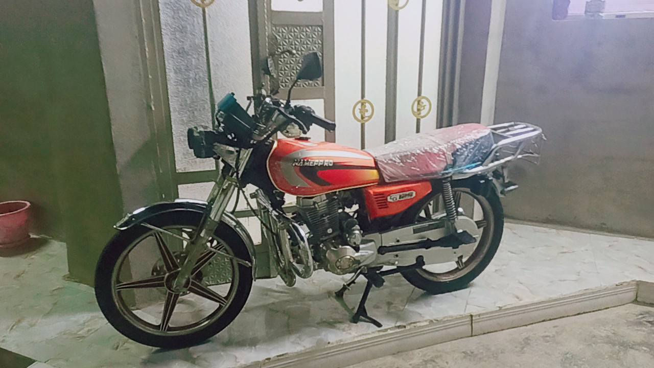 السلام عليكم ماطور خمسة كير محرك شرط لاصرف لابخار كهربائيات كلها شغال سلف لايت امبيثري سماعات بلوتوث تايرات جدد ماطور نضيف مابي أي عيب سعر 290 مكاني كركوك ***********
