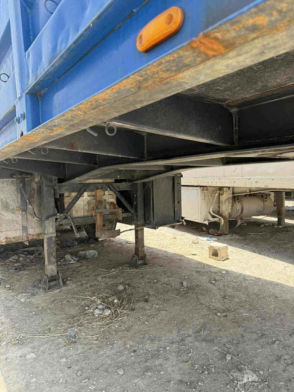 السلام عليكم عريانه للبيع شاصي ١٤ حداده الفلوجه جوانب خمسه محاور الطول ١٣٧٥  ارتفاع ١٨٠ المكان ابو غريب ***********  السعر ١٣٥ مجال بسيط
