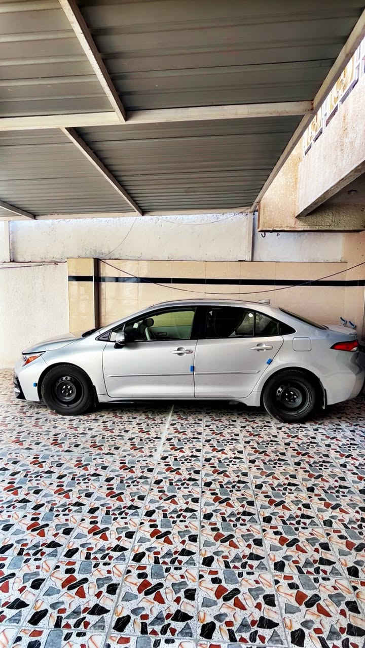 للبيع فقط... ✅
تويوتا كورلا هايبرد 
موديل 2024 se
محرك 1800 المرغوب مكفول✅
الكير مكفول ✅
ماشية 40 الف m
حادثها اللغد الايسر مصلحة تصليح درجه اولى ✅ومصبوغه القطع الاماميه ٣ وبسبب التحميل بيها بارد بالسقف موضح بالفديو كلشي كدام عينكم صور الحادث السياره ( بأسمي) سنوية وهزه جديد
الداخل ابيض 
بصمة تشغيل 
بصمه ابواب  رادارات امامي خلفي جانبي 
EVدرايف مود eco sport normal 
ارضياتها بلاديه والباقي شوفت عينكم ✅
السياره نقصها بس برمجه اضويه الدشبول بسبب حجر البيئة غير هذني مابيها شي السياره خير من الله اني اشتغل بيها لذلك ماسويتهن ما يهمني السعر (128) ✅ورقه مع مجال بسيط جداً
والبياع شراي لا يتعب نفسه ويتصل 
مكاني بغداد العامرية ***********
