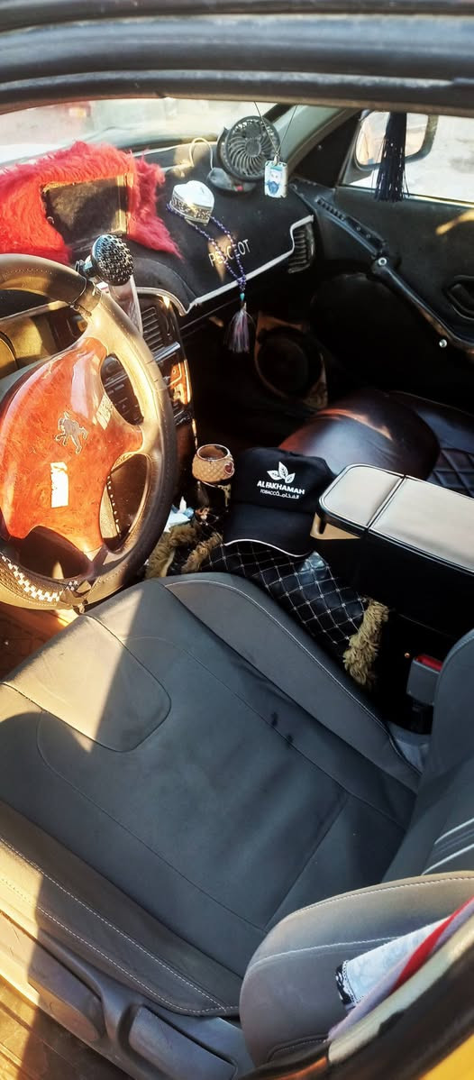 بيجو باص للبيع السعر 15 ورقة سنوة مستحقة 2019 شرعي موجود تحويل عنواني بغداد للتواصل عل الرقم اتصال او واتساب ‏‪***********‬‏
