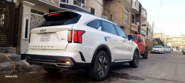 مكان السيارة بغداد
من رخصه الادمن #@
كيا سورنتوا 2022  هايبرد#@
S فئة##@
 265🐎 حصان@#
 انتباه السيارة هايبرد..#@
@#محرك كهرباء 🔋@# ومحرك بانزين..##
@#محرك البانزين لشحن البطارية..#@
ولزيادة العزم والتسارع عند الحاجه..@#
ماشية ٣٣ الف ميل حاليآ قابل للزيادة#@
  .
مرقمه بغداد بأسمي#@. 
 
 كامرة خلفية##@
وكامرو  تحديد مسار 
 رادارات امامية خلفية جانبيه 
مكينة 1.6  تيربوا . @#
حادث بسيط جدا فقط صبغ جاملغ خلفي يمين و تبديل باب خلفي يمين#@
بلادي نفس اللون..#@
صور الحادث مرفقة بالمنشور@#
المواصفات:-#@
١- مفتاح ذكي بصمة + التشغيل عن بعد .
٢- نظام  حساس خلفي مع كامرة#@
٣- كير بنظام الماوس الاصدار الجديد ( ماوس)
٣- كير ماوس ثانوي لأوضاع القيادة :
 وضعيات للقيادة@#
 Drive mode : ‏eco - Smart - Sport  Snow 
٤- نظام HTRAC الحديث.#@
ويل كب كروم ١٧ المرغوب..#@
مابي طسه بالشارع لانه عالي#@
٥- كشنات كهرباء.@#
٦- هاند بريك بصمة 
‏٧ - Auto Hold  أوتو هولد
٨- خاصية ISOFIX   ايزو فكس قفل الاطفال
٩- نظام مانع الانزلاق
١٠ - نظام نزول المنحدرات.
١١ - نظام اطفاء المحرك اقتصاد الوقود إطفاء ذاتيا في الازدحامات لتوفير الوقود أوتوا هولد
١٢- شاشة تدعم Apple Car play و Android وبلوتوث مدمج والأوامر الصوتية
١٣- الداشبول بانماط متغيرة حسب وضعية القيادة
١٤- الشاشة الوسطية حجم كبير مع دعم الملاحة بالخرائط GPS وبوصلة للاتجاهات
١٥- منافذ شحن  هاتف في المقاعد 
١٦-  مخارج شحن USB وتشغيل الميديا
١٧- منافذ للطاقة كهرباء 12فولت ومنفذ ١٢ فولت في الصندوق
١٨-  المرايا الجانبية بميزة + نقطة عمياء  + اشارات
١٩- مرايا جانبية بخاصية الترحيب والفتح عند الاقتراب والاضاءة في الضلام من مقابض الأبواب 
٢٠-  الزجاج أوتو 
٢١- حساسات ضغط الاطارات 
٢٢-  حساسات خلفية
٢٣-  كامرة اضافية لتقنية منع الخروج عن المسار
٢٤- ميزة التوقف الذاتي للمركبة منعا للاصطدام عند القيادة او الرجوع
٢٥-  المركبة تعيد نفسها للمسار الصحيح عند عدم الانتباه
٢٦- لايت لد ثلاثي  العدسات بتقنية High Beam الانارة الذكية + LED  نهاري 
٢٧- بك لايت LED مميز مدعوم بتقنية ضد الضباب لاوضح رؤية للمركبة
٢٨- خاصية الجرس عند تشغيل الإشارة الجانبية لرؤية الزوايا العمياء
٢٩- كاميرا خلفية دوارة 3D تفاعلية متعددة الاوضاع
٣٠- اضاءة داخلية LED تقنية Ambient Light متعددة الالوان 
٣١- مرآة داخلية بخاصية التعتيم الذاتي 
٣٢- سستم صوت سماعات  محيطية 
٣٣-  نظام القيادة الذاتي الذكي في الشوارع المخططة 
٣٤- مثبت السرعة Cruise وميزة التباعد عن المركبات
٣٥- خاصية تعتيم الشاشة عند دخول الإنفاق.وزيادة الاناره 
٣٦- حساس حراري بسقف السيارة بتحذير صوتي في حال نسيان الاطفال في المركبة
٣٧- قفل الابواب والنوافذ / خاصية عدم العبث للاطفال
٣٨- القفل المركزي للابواب وعدم الفتح عند مرور مركبة بشكل قريب من السيارة 
٣٩- مقعد السائق خاصية تحسس الراكب وميزة الخروج المريح عند الاطفاء
٤٠-  المقاعد  كهرباء وتدفئة  في المقاعد
٤١- المقاعد الخلفية كهرباء ويدوي
٤٢- الداخل والكشنات جلد بلون اسود 
٤٣-  سنتر غلق الابواب الخلفية من العبث
٤٤- ستيرنغ من الجلد حياكة مع تحكمات 
٤٥- شفتات رياضية بالمقود
٤٦-  التبريد والتدفئة تحكم شاشة وتحكم يدوي ايضا
٤٧-  التبريد امامي خلفي مناخ منفصل
٤٨- حاملات اكواب في الابواب الخلفية  
٤٩-  هايبرد جدا اقتصادي بالبنزين التفويلة تمشيك ١١٠٠ كيلوا متر إلى ١٠٠٠ حسب ضروف القيادة والاجواء
٥٠- حساس لمس ابواب لفتح وغلق باب السائق والراكب
٥١- ماسحات امامية حساس / تشغيل تلقائي وسرعة حسب غزارة المطر
٥٢- ماسحة خلفية حساس /  تشغيل تلقائي عند المطر
٥٣- اريل نفكيتر مدمج بتقنية التقاط بث الراديو HD@#
للتواصل واتس آب ***********.
@#او على الخاص..
بسعر مناسب جدا للجاد بالشراء@#
هايبرد@# 
سورنتوا@#
وارد امريكي#@@#@#
مكان السيارة بغداد الدوره
