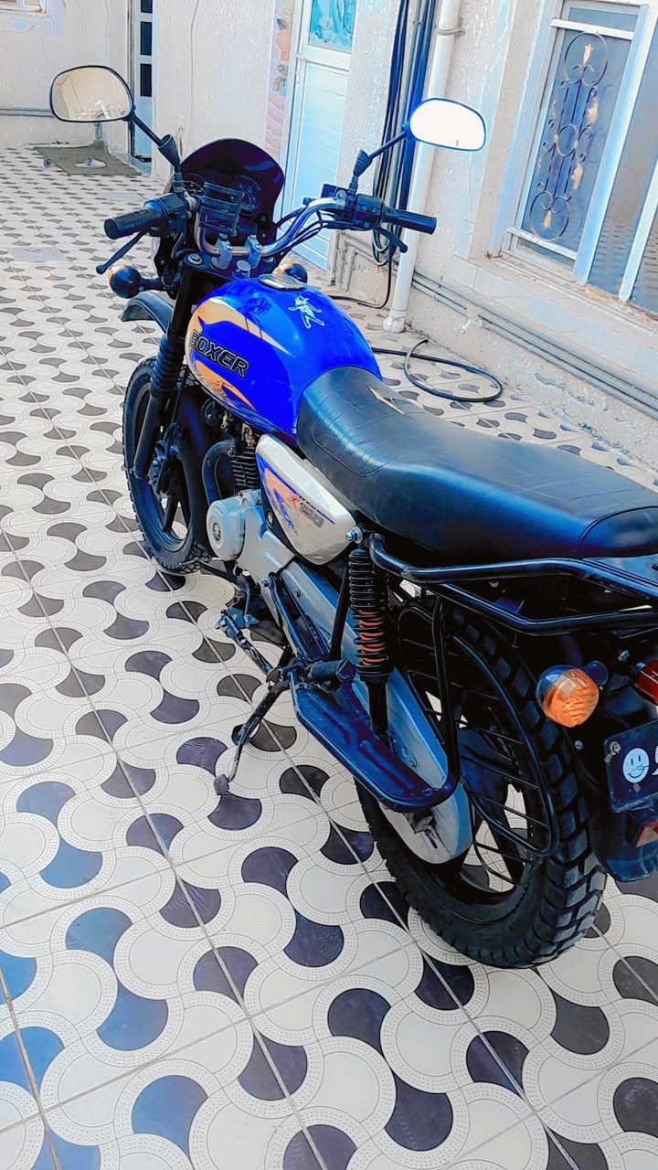 السلام عليكم بوكسر موديل 2023
للبيع السعر 2 مليون الدراجه مسجله كامله رقمه بغداد  بس استلم لوحات تحويله ثاني يوم مستعجل على بيعته 
المكان الطارميه طريق الشط 
رقمي كورك ***********
رقمي اسياء ***********
