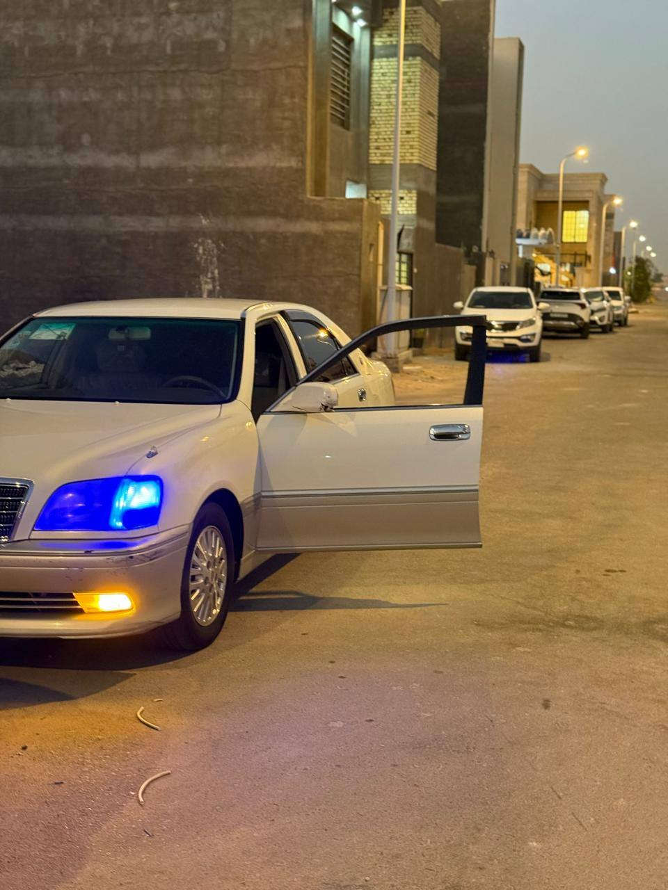 السلام عليكم جنون 2002كصه قماره فقط كامله جاهزه حجز مرور بيها
دكمتين ديفوار الصغير حديديه توه شادها من طول لطول
مكانها بصره السعر 44
***********
