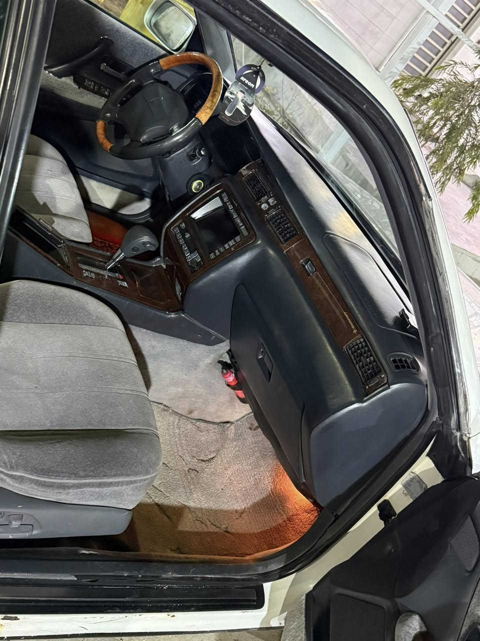 للبيع راس الثور موديل 98 مكينه 3000 استيرن كهرباء جنجر 12 قرص دشبول يسره بلادي كشنات 4 كهرباء تبريد خلفي سياره بأسمي سنويه ل 2029 مداور ثاني يوم /رقم ***********
