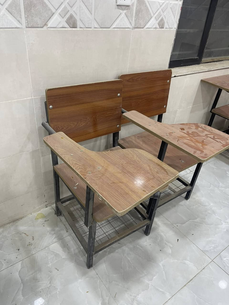 العنوان بغداد / سبع ابكار
***********
