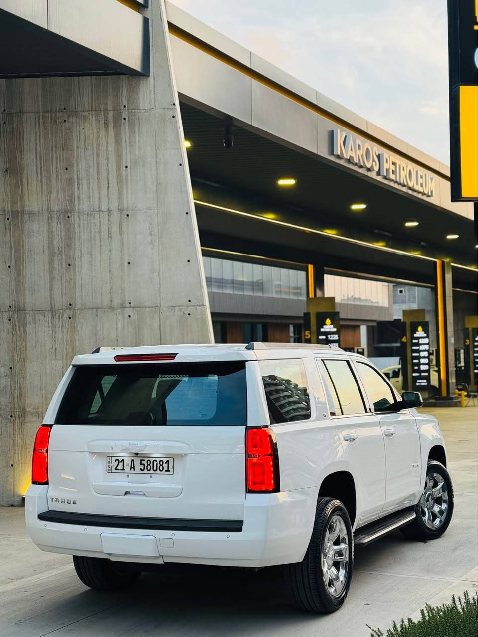 شوفرلیت تاهو LT موديل 2015🔷
ماشیە ١٠٥ الف  حقیقی شرط الفحص 
سیارە زیرو وکالە منصور خلیجی .. 🔷
کل غراضها البلادیە موجودە 

السعر / 305 مجال بصیط 
رقم صاحب سيارة *********** 🔷
مکان سیارە / سلیمانیە مرکز المدینە 🔷

الاخوان سیارە بیها بس قطعە صبغ بدون دواخلارباكات كلها سليمة بشر باقی کفالە و سیارە حیل حلوەو جدیدە 
كير و محرک كولة شرط مامفتوح 100/100 🔷

سيارة حيل حلوە و جدیدە و دینار مصرف مابیە 

لمواصفات LT  🔷
  ،، کشنات جلد ،، صندوق شفط ،، لایتات لید و زینون بلادی ،، شغال یعنی تشغیل عن بعد ،، فورویل 4*4 ،، نظام قیادە ذاتیە خط شارع ,,كراسي اثنين كهرباء ,, شاشة امامية ،، قاصە ,, كامیرا خلفیە ,, رادار_امامي رادار خلفی رادار جانبی ،، تبرید مرکزی و بعد هوایە مواسفات  ... 

سنويه و كلشي جديده تحویل و وکالە نفس الیوم 
4 تایرات و ویل جدیدە بلادیە 
بدون خلل کهربائی بشرط السليمانية, العراق
