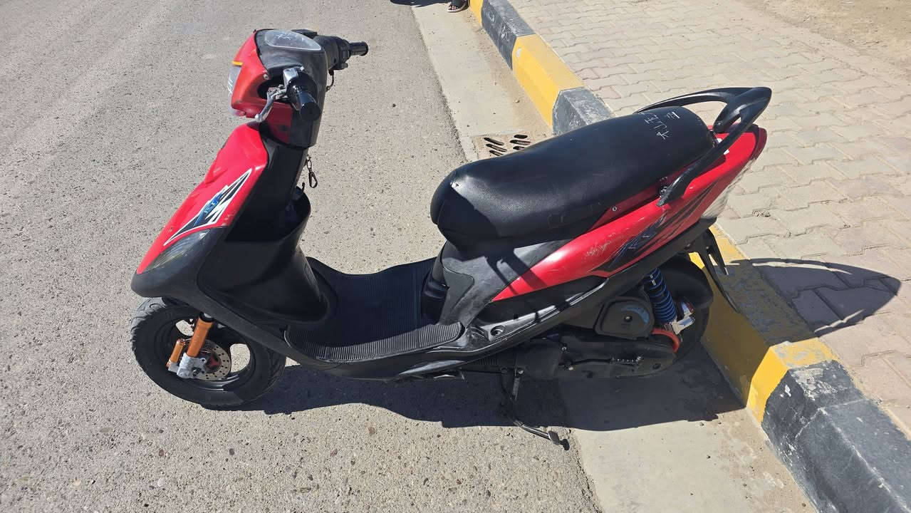 دراجه ماكس عدله ١٢٠ بوشه ٤٩
محرك بلادي
الدراجه كلها على وضعها البلادي 
كفراتها ختم واحد 
كهربائيات كلها شغاله
مكاني الفلوجه الصقلاويه 
الاستفسار الاتصال او واتساب ***********
