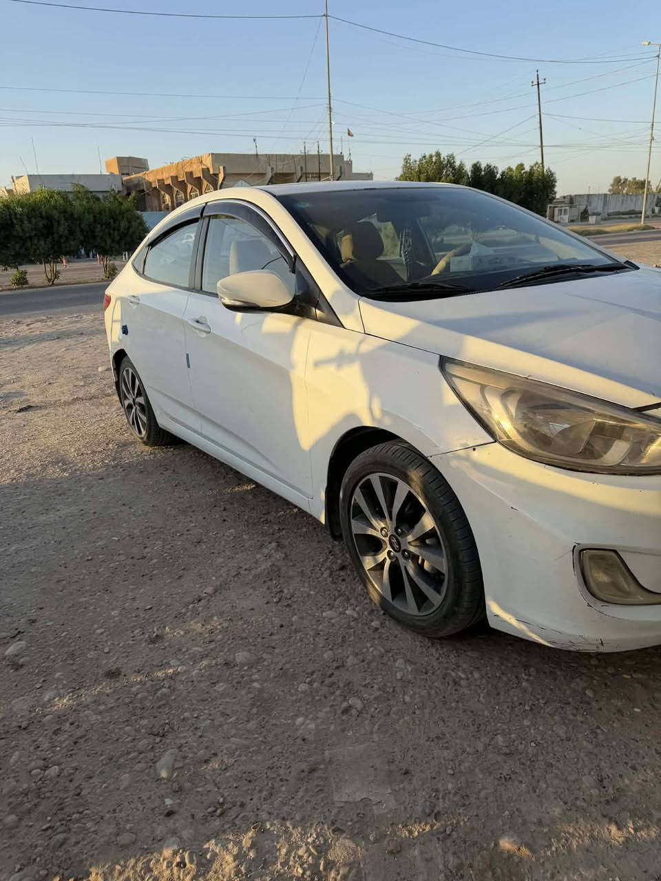 السلام عليكم اكسنت موديل ٢٠١٦ خليجية
المواصفات فول الفول 
تحكم استيرين جهتين 
فتحه سقف
شاشه وكامره 
رقم بغداد الجديد الدولي 
ماشيه ١٧٥الف وقابله للزياده 
تبريد ثلج تدفئه
كير محرك مال شركه 
اكوطخات صغار واني موضحهن بالصوره 
وشويه بارد من يم البك لايت الخلفي ع كد شبر واقل عده هاذه مكفوله السياره 
السياره بسمي اني شخصيآ
ورقمي ***********   
السعر 103 وبيهه مجال حق الجيه
