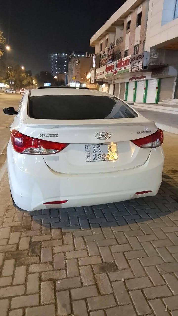 السلام عليكم سياره النترا 2014 خليجيه للبيع رقم بغداد انجليزي باسمي بيها صبغ باب اثر شخوط به هلال جاملغ صبغ فقط وبيها بارد شيء قليل محرك بلادي عالشركه كير عالشركه مسوي لها سيرفس عام تخم تاير ياباني جديد ان شاء الله ما ناقص شيء سياره احلى من الصوره تجي وشوف بعينك مكاني بغداد السعر 115 بيها مجال رجاء  المو شراي لا يتصل ***********
