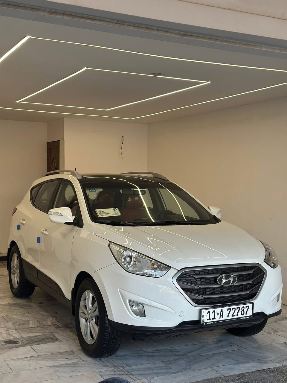 توسان خليجي 2010 شكل 2011 بانوراما مكفولة كفالة عامة من الصبغ حتى الدعاميات ماشية 94 حقيقي . سياره جديدة بمعنى الكلمة فقط بيها بارد بالجاملغ الاخلفي الايسر وطخه بمسطرة الجنطة وشخط بالجاملغ الخلفي الايمن موضحات بالصور تخم تاير جديد محرك 2400 هزه جديده وسنويه لل28
تحويل ثاني يوم بأسمي ورقمها الانكليزي الجديد عنوان السيارة بغداد ناحية الرشيد السعر 136 وبيها مجال بسيط للاتصال ***********
