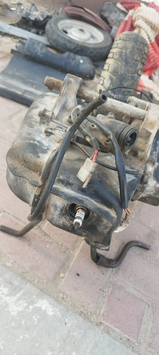 شاصي مكفول كامل هوه ملحقاته بس محرك نقصه كلشي كامل 50الف 
محرك مامفتوح مكفول 75الف 
برده 10 كربلاء حي نصر 
رقم ***********
