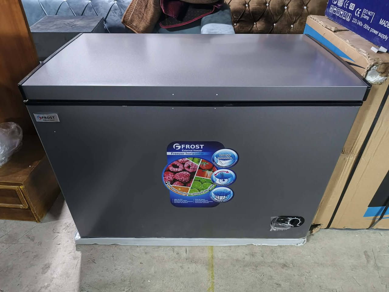 السلام عليكم وصلت وجبة جديده ثلاجات ومجمدات وغسالات أحجام مختلفه أثاث جديد +ومستخدم لل ب ي ع المكان  الطارميه حي الفارس شارع السكلات خلف معارض حجي وليد  السيارات قرب جامع الصديق  للاستفسار خاص او ع رقم الهاتف***********    ؟***********
