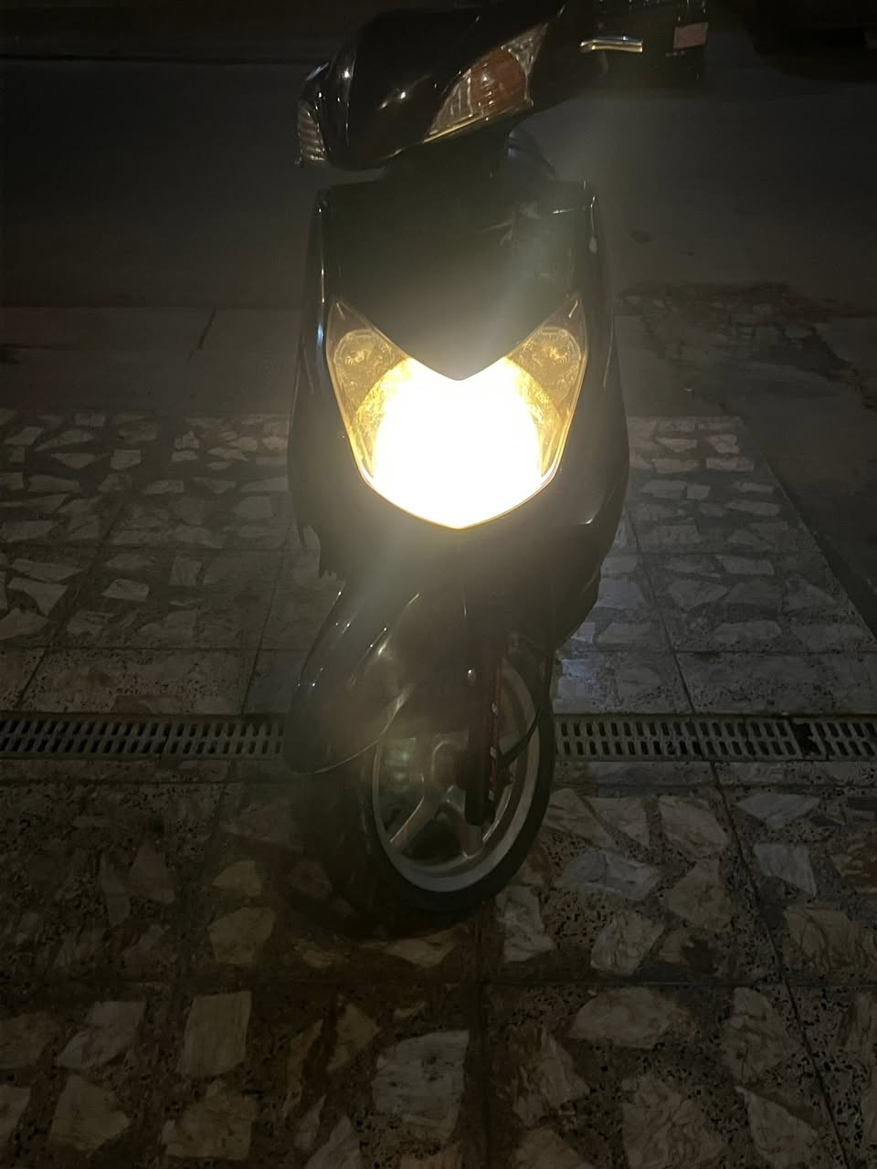 سلام عليكم دراجه سكنس فحل للبيع او مراوس دراجه حلوه نقصه تريشه وحده بوشه ثمانيه وخمسين ونص رايده 550 وبيه مجال مكاني بغداد الدوره او السيديه ***********
