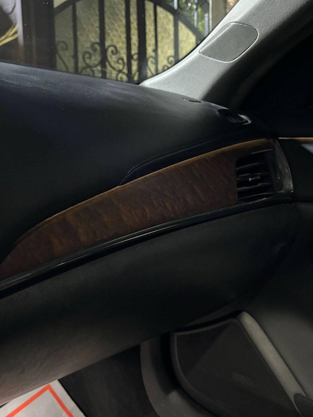 ‏luxury فئة cts 2019 كاديلاك
مواصفات 6 سلندر سلايد للبيع أو المرواس حسب الرغبة ) المحرك : V6 3600 
السيارة دفع خلفي RWD 
( sport Jl
موآصفآت :
- بانورما
-   لآيتات متحرك مع ستيرن السائق
-   قاصة لمس
-   شحن وايرليس
-   فتحة سقف
-   جميع التحكمات بالدشبول لمس
-   كشن كهرباء سايق وسكن + ستيرن كهرباء
-   كشنات تبريد + تدفئة
-   جامات اوتوا أربعتهم
-   لآيتات ترحيب بالمري وبالبيبيان
-   كشنات جلد طبيعي مال شركة مملعوب بيهن
-   تبريد قطعتين
parking حساس رادار -
-   حساس رادارات مري جانبية
-   كشن سائق هزاز (معروف بالكديلاك ) للتنبيه لمن تتقرب من سيارة أو شي قريب يهتز الكشن
-   رادارات أمامي خلفي
 فجوج برمبو
وبعد أكو هواي كلش موآصفات من تجي تشوفها تعرفها
حادث السيارة 
(جاملغ خلفي قطعة وحدة صبغ السيارة