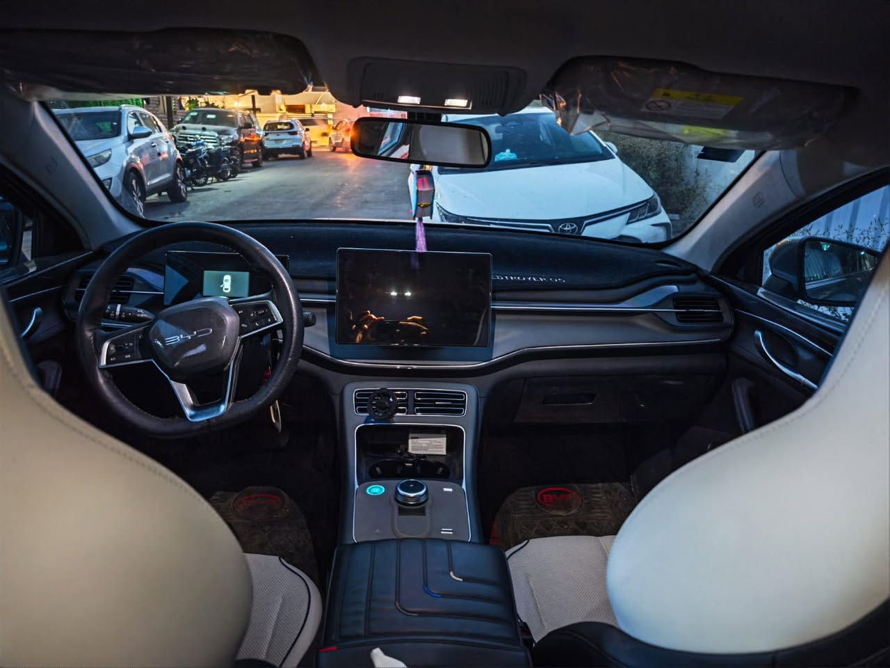 🚗 ديستروير BYD 2025
🔺مواصفات السيارة
▪️ بصمة تشغيل
▪️ كارت تشغيل
▪️ تشغيل عن بعد
▪️ أوتو هولد
▪️ كروز كنترول
▪️ شاشة دوارة
🔺 معلومات السيارة
▪️ ماشية 5 آلاف كم
▪️ رقم بغداد باسمي
▪️ السنوية جديدة
▪️ عازل حراري
▪️ داش كام بلادي
▪️ برمجة وتفعيل ADB
▪️ دودو لانشر
▪️ حوضيات جلد
▪️ أرضيات
▪️ حماية لشبكة الراديتر
▪️ كاربون فايبر يم دكم الجام
▪️ نايلون تغليف الدوسات والأبواب
▪️ نانو سيراميك أصلي
▪️ الشاحن الأصلي والفوم والمنفاخ موجودات
▪️  السيارة مكفولة
📍 مكان السيارة
▪️ بغداد - العطيفية
***********
السعر 20 و250 ومجال بسيط مال جية
