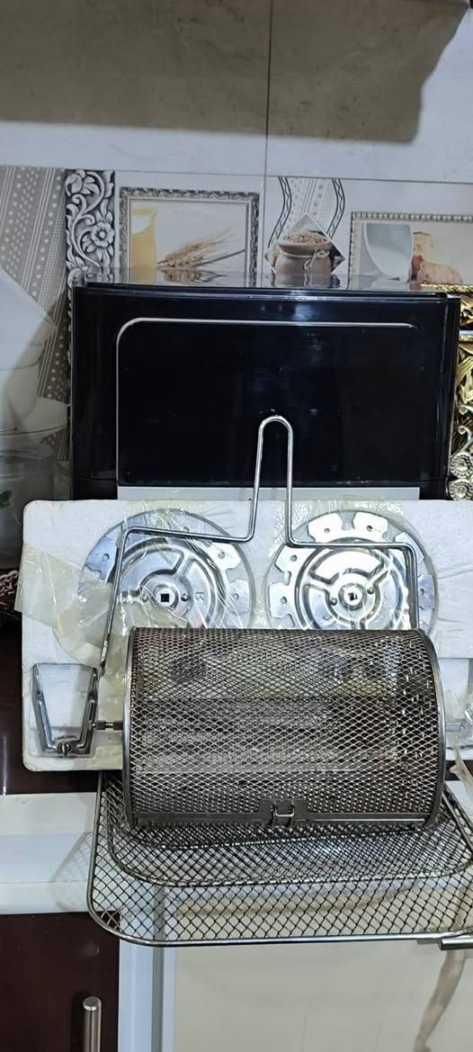 بيع قلايه و شوايه هواءيه اصليه  
نضيفه استعمال قليل جداً 
وغراضه نضيه 
بيه 4 رفوف 
من ماركت CROUN
بيه  ضوه داخلي 
وتستعمال لجميع انواع الكال 
وتستعمال للشوي 
وبيه شاشه علا المس 
السعر علا الخاصة 
المكان الناصريه السكان الصناعي


**إذا كنت صاحب هذا الإعلان وتريد حذفه لأي سبب، رجاءا أرسل رسالة إلى الدعم الفني**