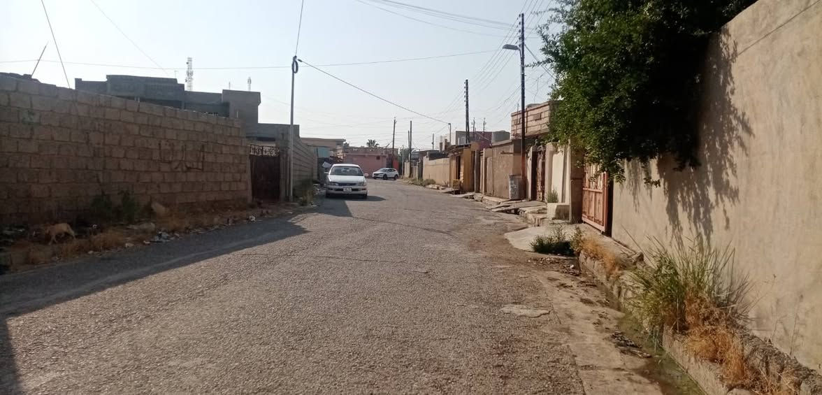 السلام عليكم ورحمة الله وبركاته لبيع دار سكني الموقع ناحية القياره قرب كراج الموصل شارع الشويخ مقابل جابر الحسين علي النجم وجيران الاستاذ رائد العلي منزل ابو عبد الرحمن للاستفسار الاتصال على الرقم ***********
