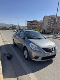 نیسان ڤێرسا مۆدێل ٢٠١٢ SL سەیارەکە زۆر پاکو جوانە ٤ تایەی تازەی لەژێرە...