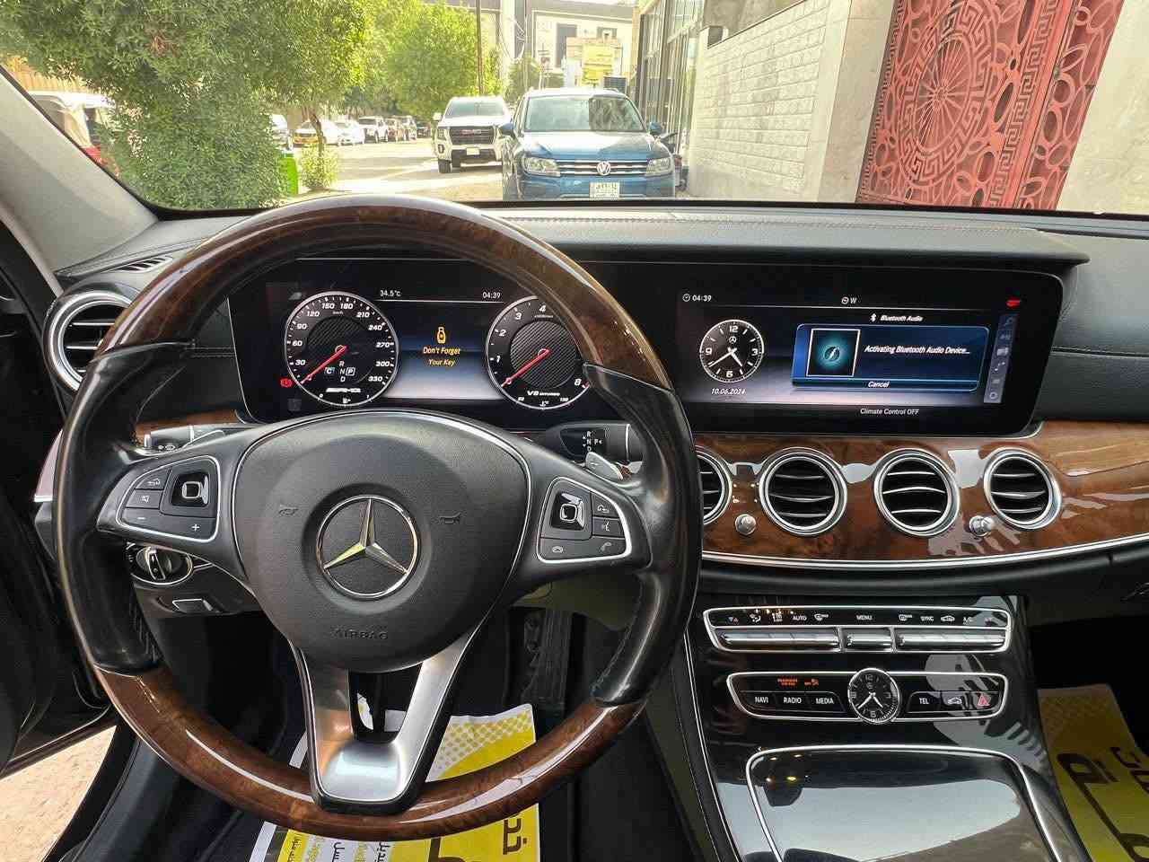 🚗 Mercedes-Benz E300

📅 الموديل: 2018

🛣️ الممشى: 80,000 كم

🎨 اللون: أسود

⚙️ المحرك: 2.0 Turbo

⛽ الوقود: بنزين

📍 المحافظة: كربلاء
🔗 الضرر:جاملغ الايسر فقط بدون AIRBAG

💰 السعر: (اكتب رقم 1 )

📞 للتواصل: (***********

━━━━━━━━━━━━━━━

✨ سيارة نظيفة جدًا، جاهزة للاستخدام، والمحرك والجير والشاصي بحالة ممتازة.

📩 للمزيد من الصور أو الاستفسار، راسل الصفحة.

DRIVO | Drive Your Dream 🖤🚘 #Your #dream
