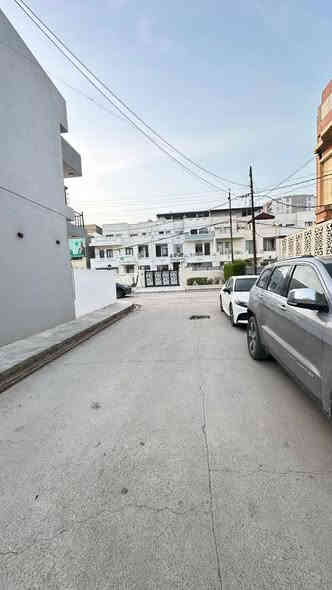 #دار للبيع
طابو صرف طابق ونص
#المساحة /220م واجهة 10
#العنوان /كركوك ساحه الاحتفالات مجاور مجمع مودرن ستي 
# بناء قديم يصلح للسكن 
السعر 240مليون 
للاستفسار والتواصل اتصال 📱 
***********
