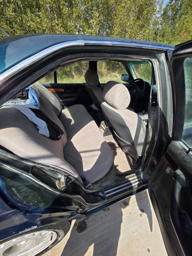 سلام عليكم 
bmw 520i للبيع 
موديل 1988 رقم بغداد مشروع وطني 
السيارة شغالة وحلوة 
السيارة تعتبر مال تعمير .
رايدهة ب٣٠ وبيهة مجال قليل .
مكاني بابل حلة 
*********** حلة, بابل
