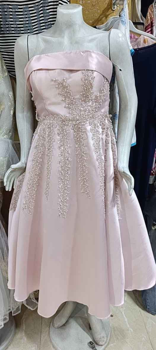 وصول وجبة جديدة 🙋 فستان 👗 نسائي ومحير 💃👗
فستان مناسبة قطع جديدة غير مستعمل 
يتوفر جميع الوان 🌈 والأحجام والموديلات 👉 
عنوان المجمع سوق الميثاق مجاور خياط البزاز قبل نهاية السوق للاستفسار وسهلا بزبائننا الكرام 🌹


**إذا كنت صاحب هذا الإعلان وتريد حذفه لأي سبب، رجاءا أرسل رسالة إلى الدعم الفني**