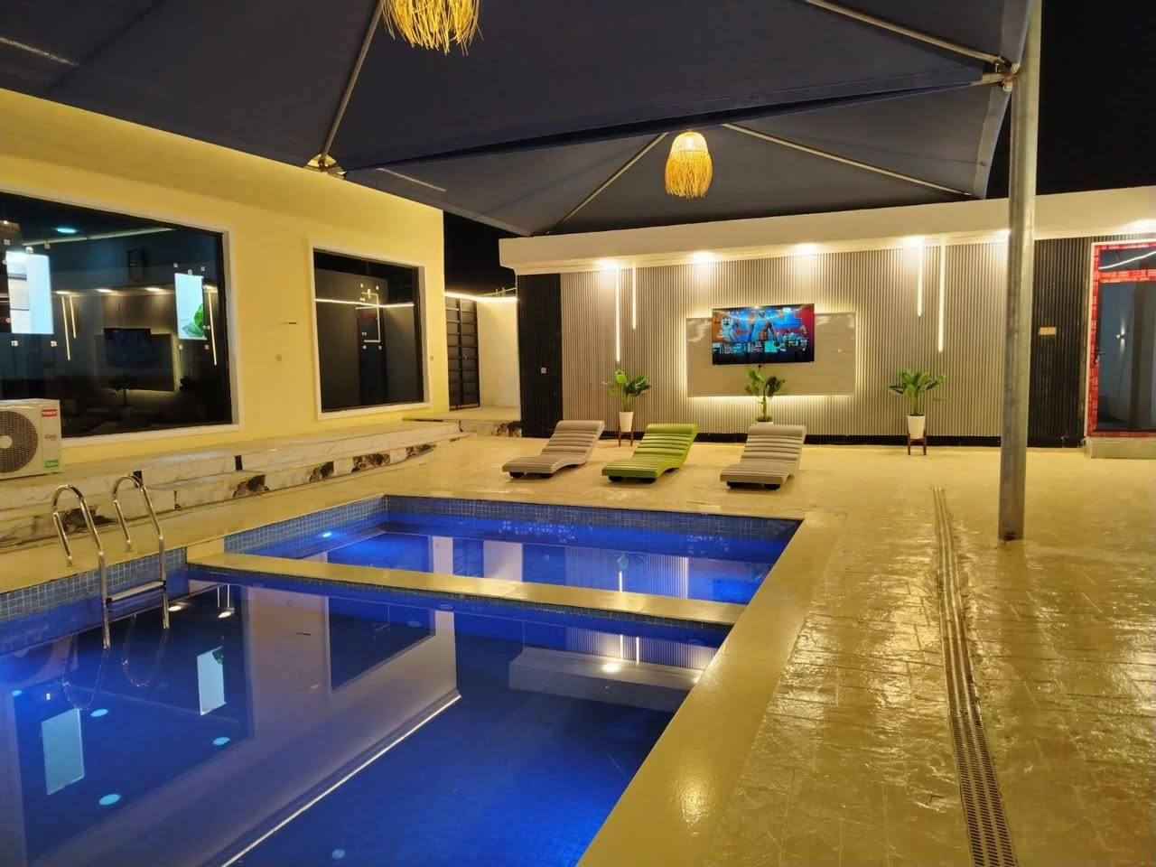 مزرعة اهلنا السياحيه 🏝️
الى عوائلنا الكرام تعلن مزرعة اهلنا السياحيه عن بدء استقبال الحجوزات لايام العيد المبارك و جميع ايام الاسبوع على شكل شفتات و يوم كامل 📯

مكان مناسب لجميع الفئات ✅
مكان يحتوي على الامان و الخصوصيه ✅
مساحات خضراء و مكان هادئ ✅

العنوان: بغداد - الدوره - عرب جبور 
تبعد عن وسط بغداد ٣٠ دقيقة فقط
للتواصل و الاستفسار على الارقام التاليه:
***********
***********
ننتظركم بكل حب🤍.
