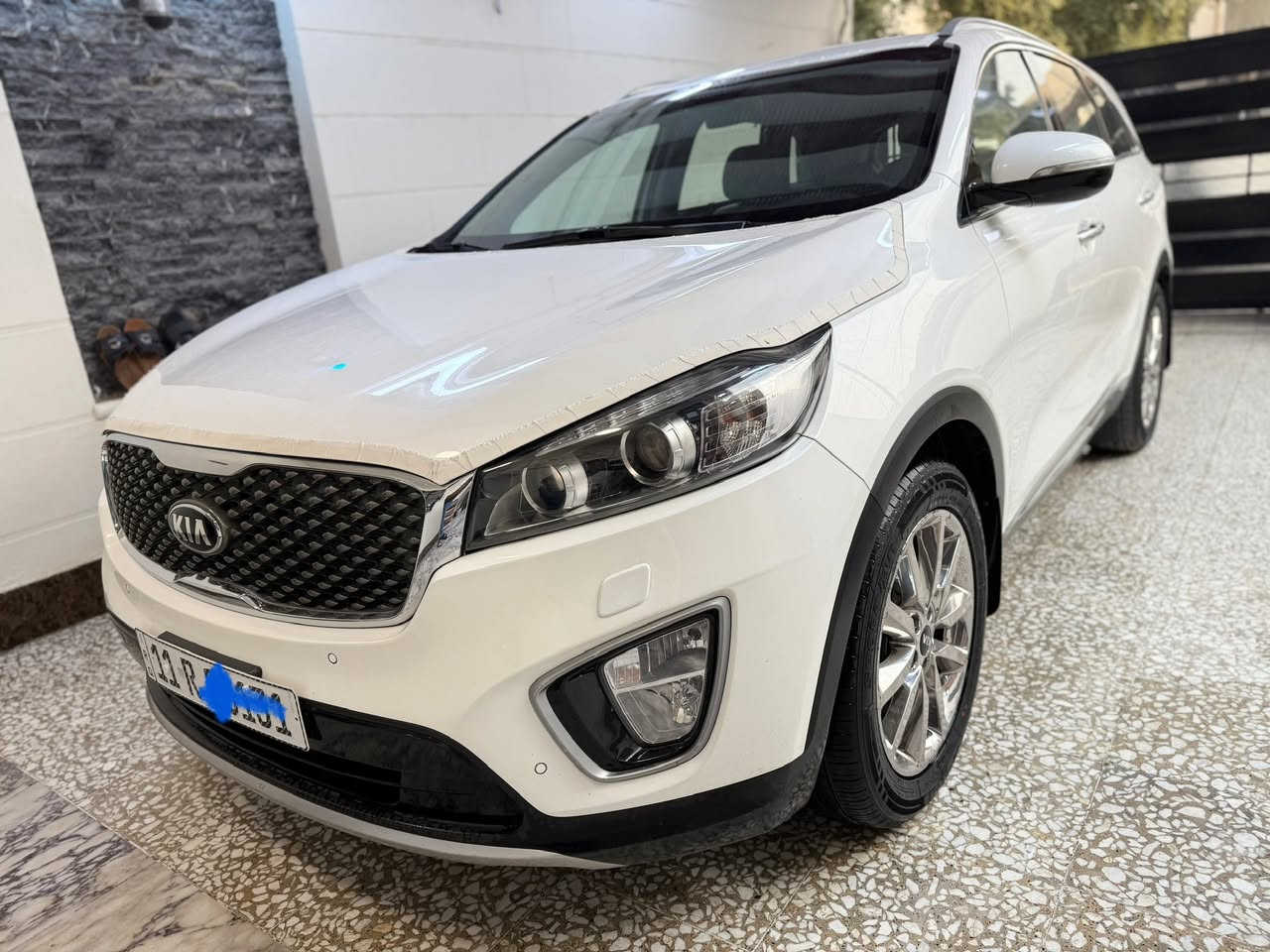 السلام عليكم 
البيع نقداً 
كيا سورنتو جديده خليجي استلام الشركه الدواليه العراقيه
موديلها ٢٠١٧ وع ايدي من ٢٠١٨  
ماشيه السياره 42 الف حقيقي ع فحص 
سته سلندر  سبعه راكب برغي مامفتوح بيهه
جديده سياره 
مواصفات
بصمه تشغيل ابواب اليت زنون زراك اليت باب خلفي كهرباء
شباك نحله كشاف ايل ايدي داخل جلد لونين 
مري شفط اشاير بل مري تحكمات استيرن 
علامه كيا سورنتو بل دوس ويل كروم 5 
بردات خلفيه ترحيب يدات نكيل  مري قلاب ع بك 
مواصفات مال الدواليه معروفه 
رقم جديد وهزه جديده بسمي شخصياً 
مكان بغداد 
رقم الهاتف

‭٠٧٧٦ ٣٩٠ ٨٥٧٨‬
