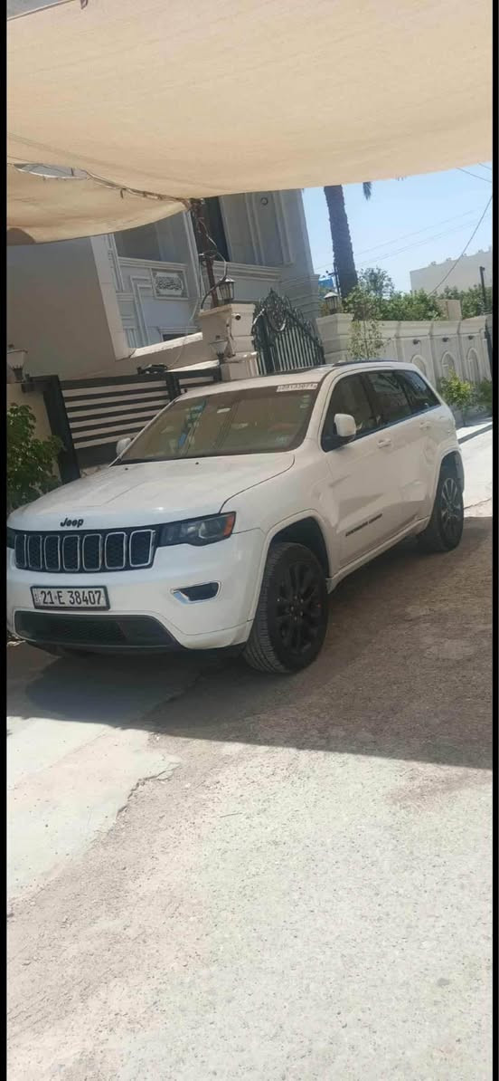 السلام عليكم للبيع او مراوس حسب القناعه جيب موديل 2018 بلاك توب فلول مواصفات جنطه كهرباء توقف ذاتي ضررها جامرلغ امامي وباب بدون داخل رادار كأمره امامي خلفي حساسات فتحه سقف جاهزه مابيها كل نقص ماشيه 90 رقم سليمانية باسمي هزه سنويه جديده السعر 228 العنوان بعقوبة هاتف 📞 *********** بغداد, العراق
