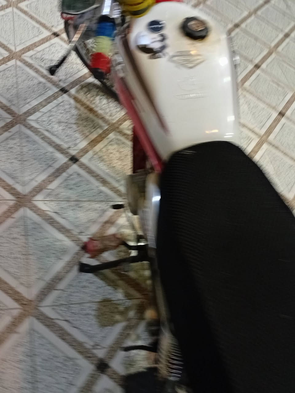 سلام عليكم دراجه تايكر  ٢٠٢١ أوراق للبيع او المراوس ٢٢او ٢٣          دراجه كهربائية كله شغاله لدراجه مابيه اي شي احله من لصوره المكان واسط الزبيديه السعر ٤٧٥ وبيه مجال الاستفسار الاتصال على الرقم التالي ***********
