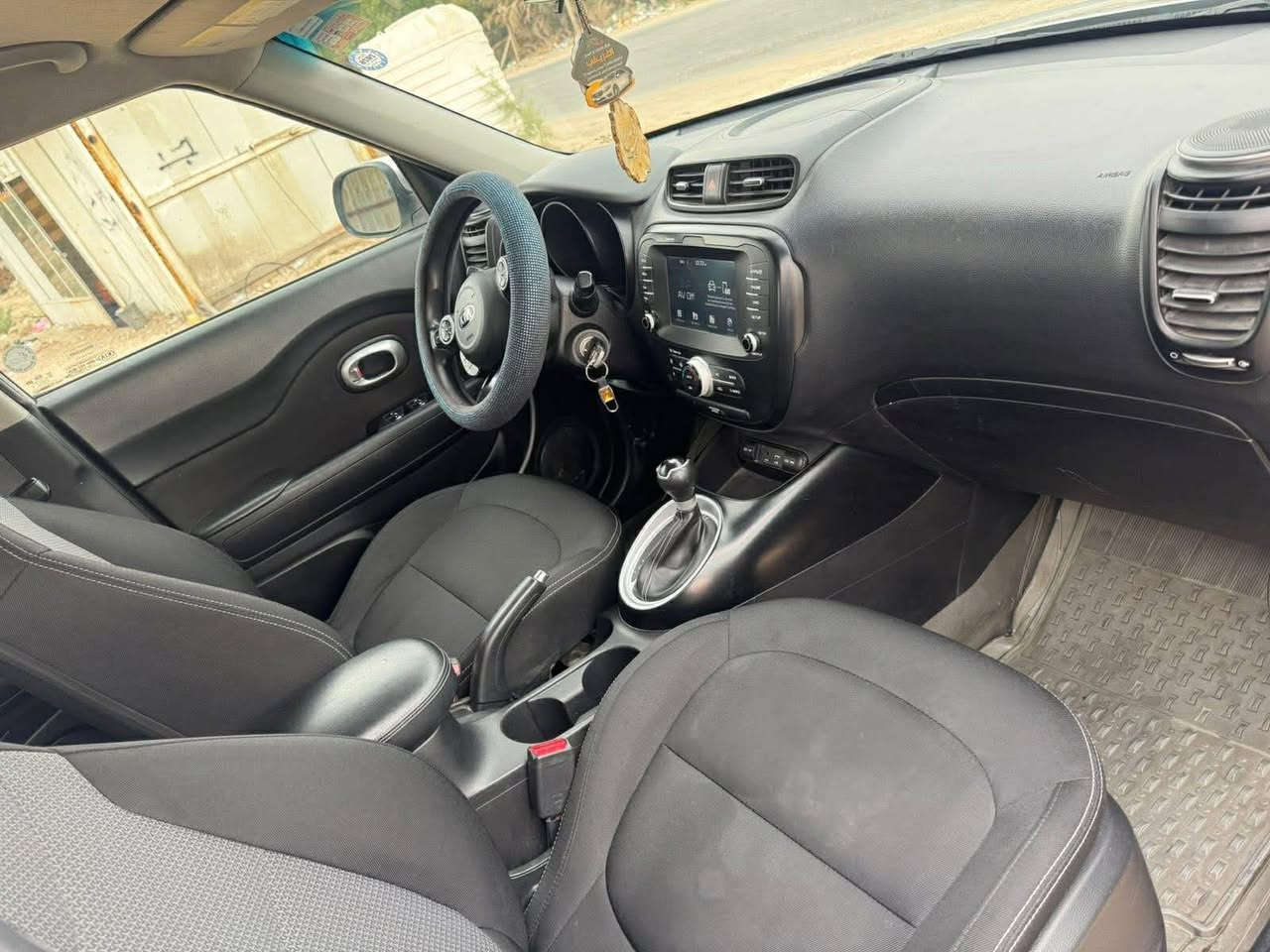 كيا صول 2019 محرك 2000
وارد امريكي الحادث موضح بالصورة
صبغ فقط جاملغ خلفي وباب الجنطة بدون ايرباك
ماشية 60,000 ميل
السيارة نظيفة جدا وجاهزة من كلشي تبريد وتخم تايرات جديد وحدادية كله جاهز .
رقم سليمانية سنوية بأسمي تحويل مباشر
تحكمات ستيرن
شاشة كبيرة
كامرة
كلشي بيها شغال
السعر 128 ورقة وبيها مجال
رقم هاتف ***********
