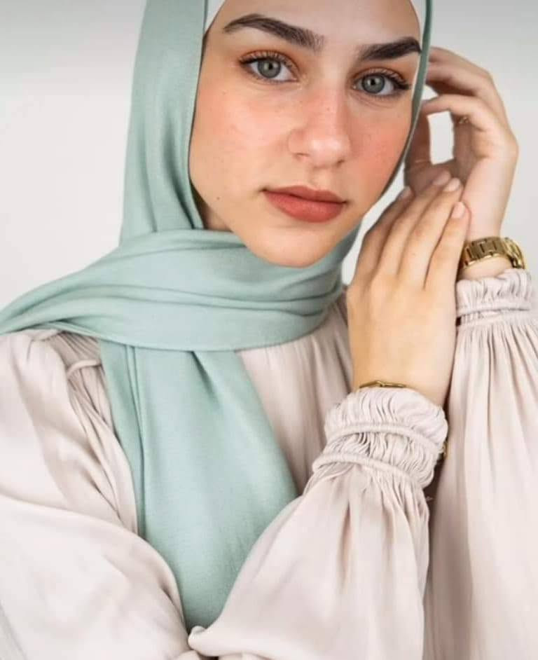 "💖 لأن أناقتك مش كاملة من غير تفاصيلك..
Velia جابتلك أقوى العروض المجمعة:

✨ باكج اليومي: 2 طرح + 1 بندانة = خصم 15%
✨ باكج الجامعة: 3 طرح + 2 بندانة = 299ج بس بدل من 450ج🎓
"اشتري 3 بندانات بـ 2 بس 👑"
"5 بندانات ألوان مختلفة بـ 199 بدل 250 🎉"
🎁 العروض سارية لآخر الأسبوع بس..
Velia = أناقة كاملة من أول البندانة للطرحة
                للاستفسار والشحن
 https://wa.me/201145125261
🦋  💙   *والدفع والمعاينة عند الاستلام ومرتجع العيوب الصناعة*


**إذا كنت صاحب هذا الإعلان وتريد حذفه لأي سبب، رجاءا أرسل رسالة إلى الدعم الفني**
