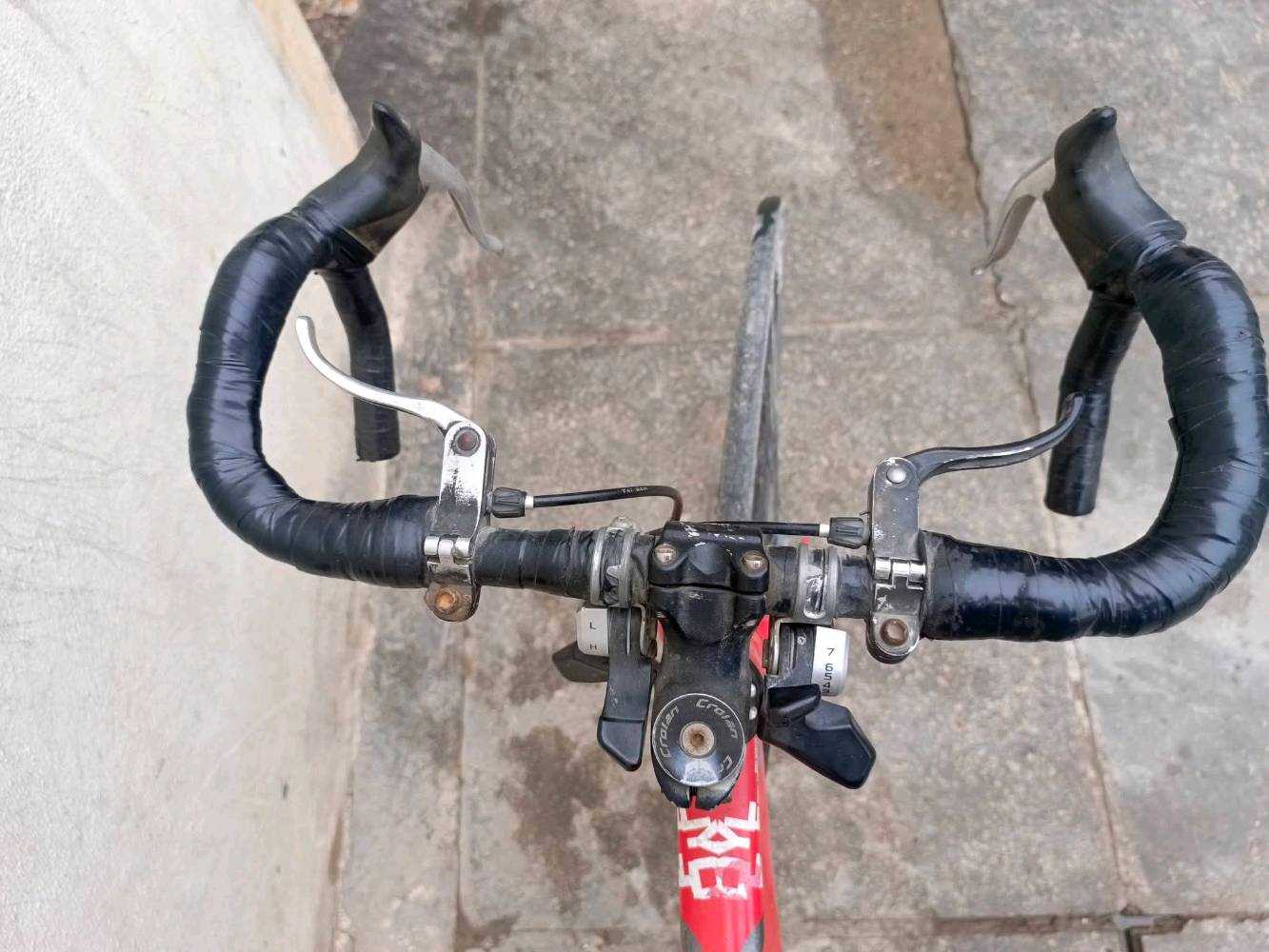 رود حجم 27 / C700
الماركة: كرولان (Crolan) مختم 

بريكات دسك 

بدالات 7/3

السعر 180 و بي مجال

واتساب: ***********
