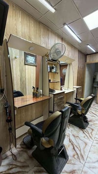 ميز حلاقه • ٢ قطع • نضيفات