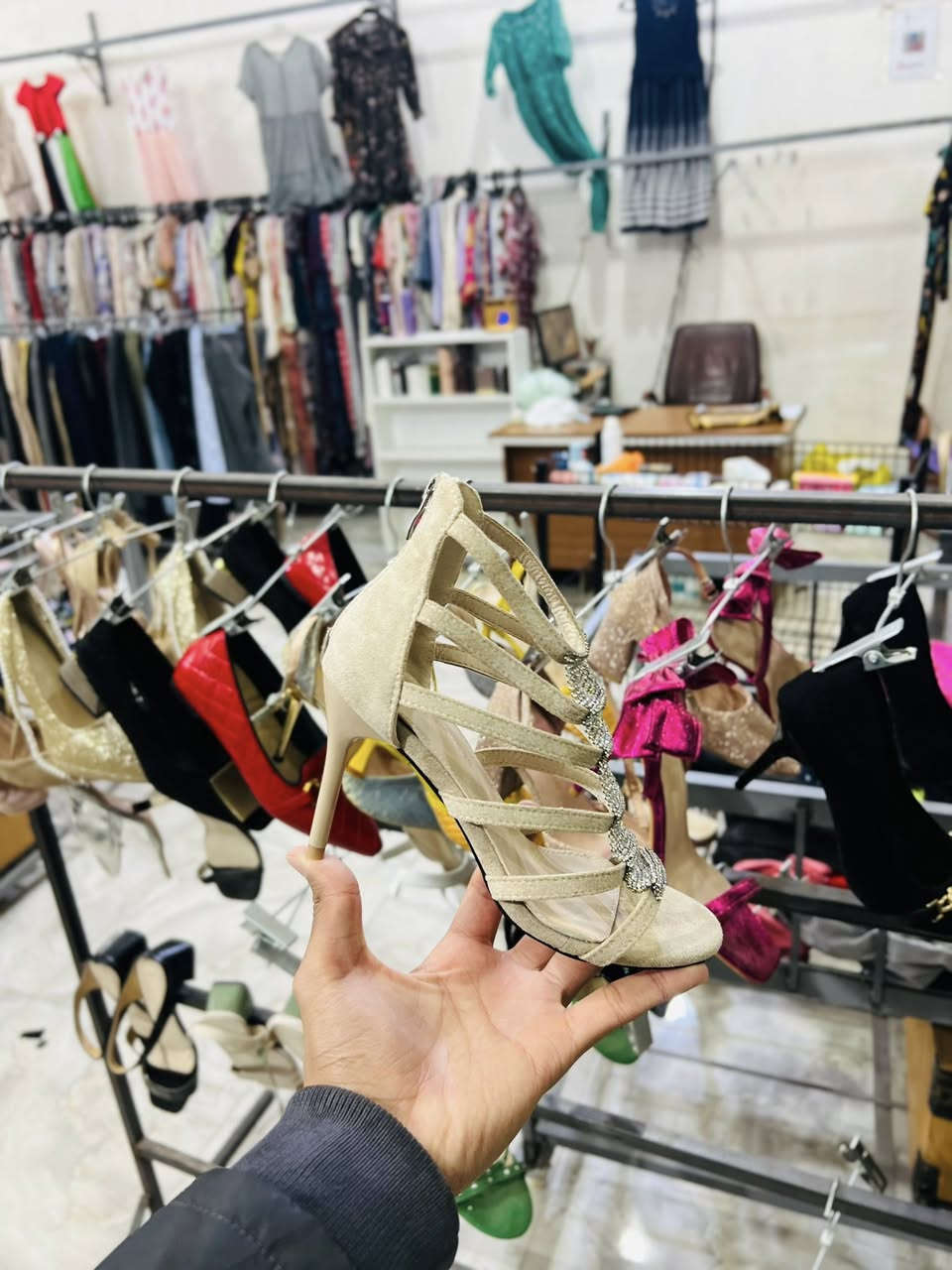 السلام عليكم .عرض على الكعب أي قطّعه بس بـ 5000 .العنوان .📍الشرقاط أجميله مقابيل كلية الهندسه .بيج المجمع aa31a8 .وحياكم الله ..


**إذا كنت صاحب هذا الإعلان وتريد حذفه لأي سبب، رجاءا أرسل رسالة إلى الدعم الفني**