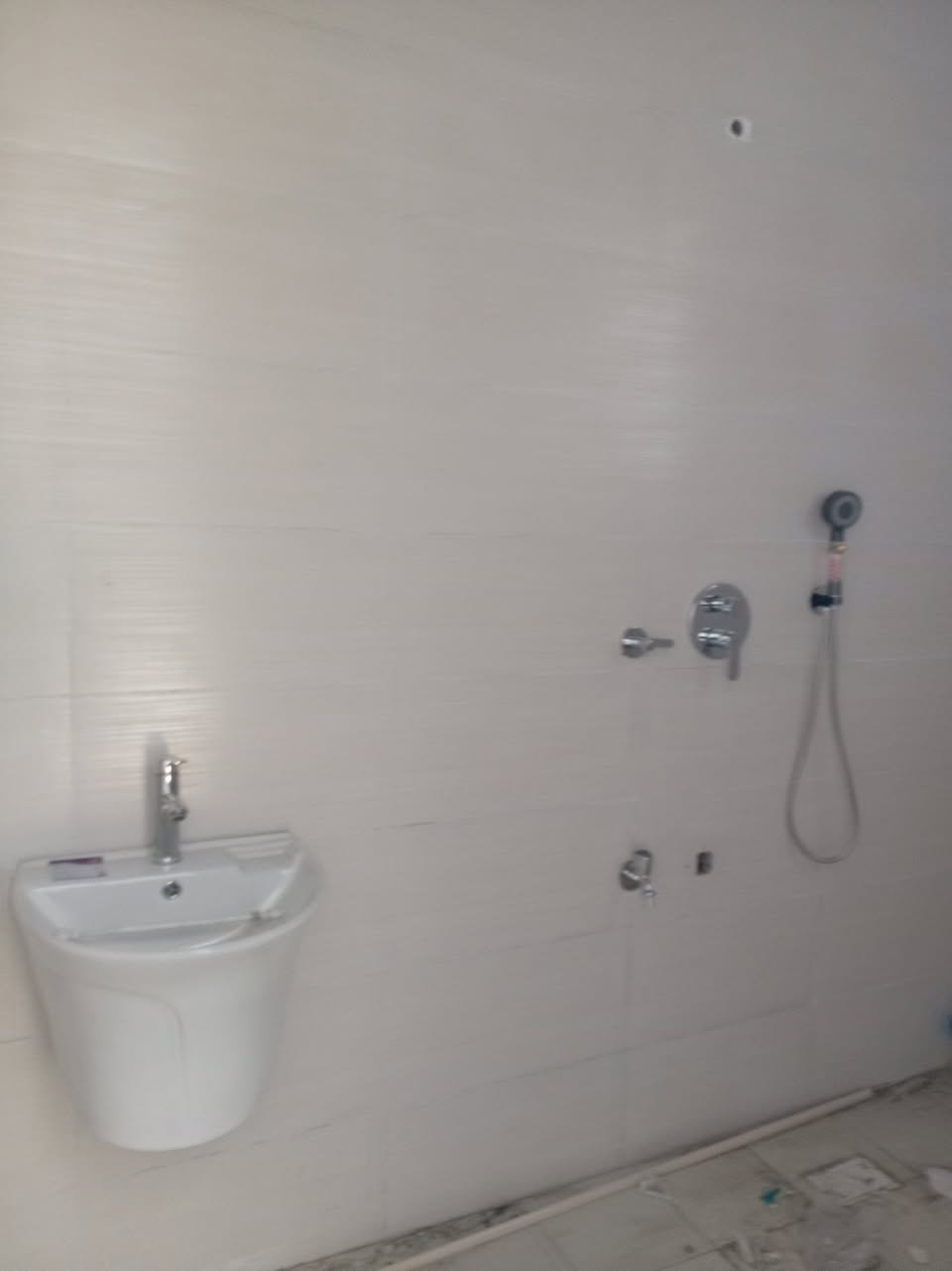 احد أعمالنا في الدوانية ماي مجاري تقطير السبالت منظومه ارظه بواريغاز كهرباء الديوانية  ***********
