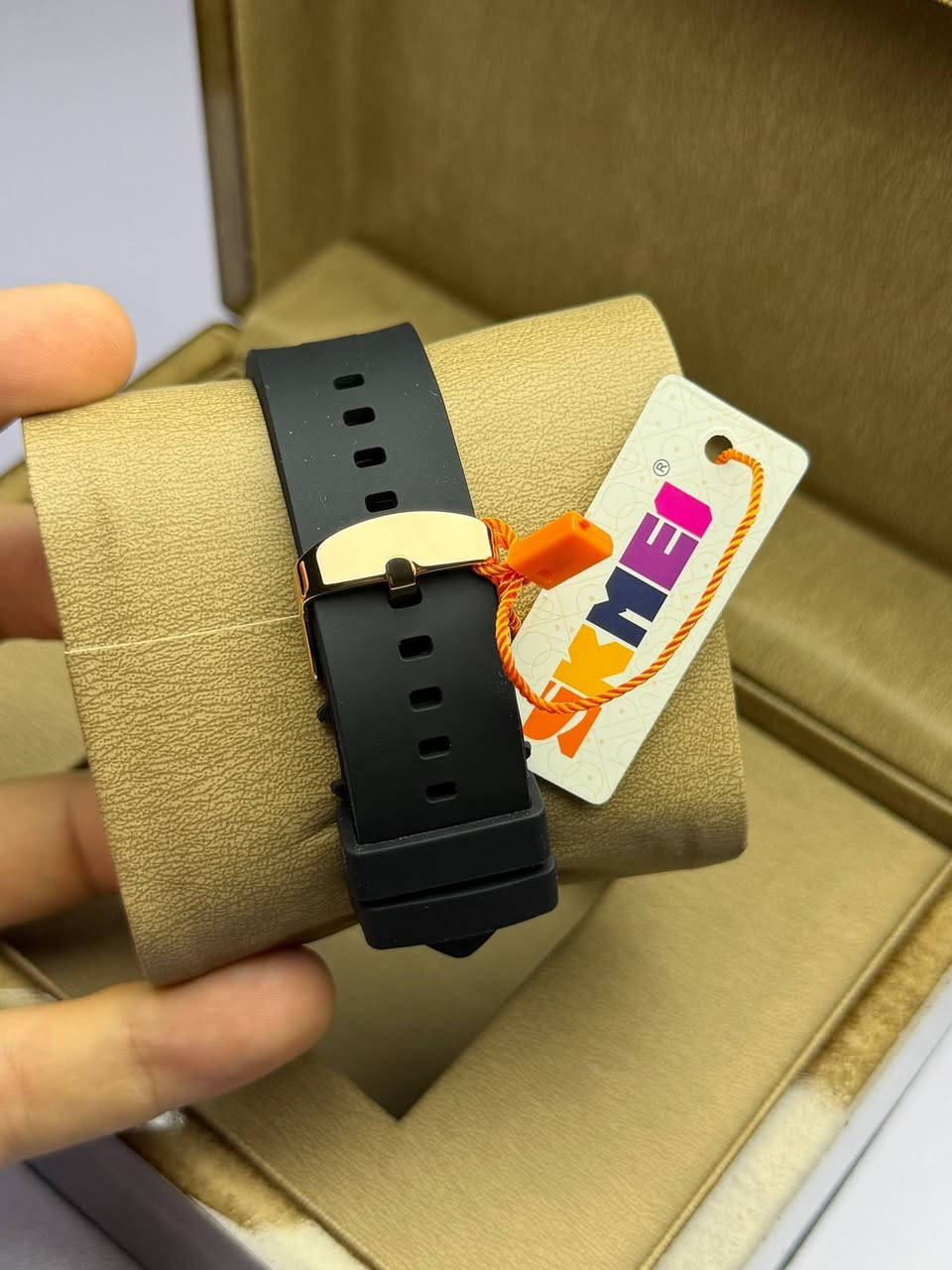 SKMEI
اصلي وكالة ماكنة ياباني 
ارقام واميال لامينوس فسفوري 
نافذ شهري
سنتر ثواني منفصل 
سير ربر اصلي 
ستانلس ستيل 
مقاومة للماء 3 متر 
نظام 24 ساعة 

30 الف على اول تم


**إذا كنت صاحب هذا الإعلان وتريد حذفه لأي سبب، رجاءا أرسل رسالة إلى الدعم الفني**