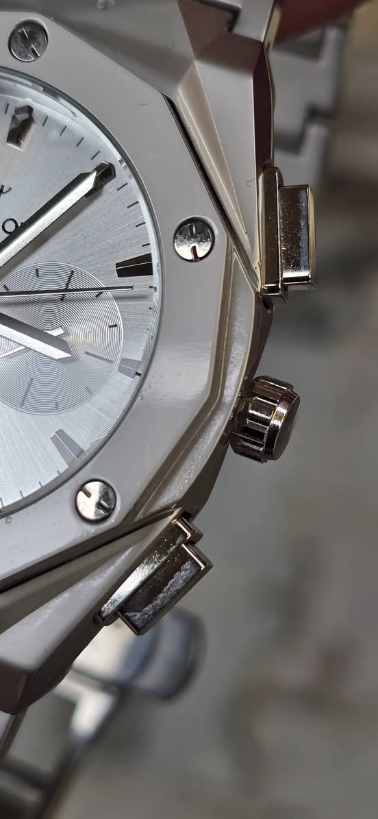 هابلوت تيتانيوم بالكامل  سويس ميد
سناتر شغاله بالكامل
باله مخزن غير مستعمل 
وزن ثقيل 
لون مينه  نادر ومميز 
مختمه من كل الجهات 
ضد الماء مع منفذ شهري 
زجاج زفير مقاوم للخدش والكسر 
تحفه فنيه السعر ٢٥ الف على اول تم


**إذا كنت صاحب هذا الإعلان وتريد حذفه لأي سبب، رجاءا أرسل رسالة إلى الدعم الفني**