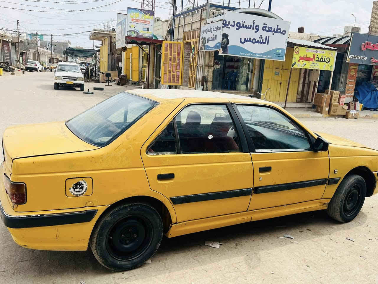 بيجو بارص  2013.   للبيع  سياره شغاله السعر 15وبيها مجال ***********
