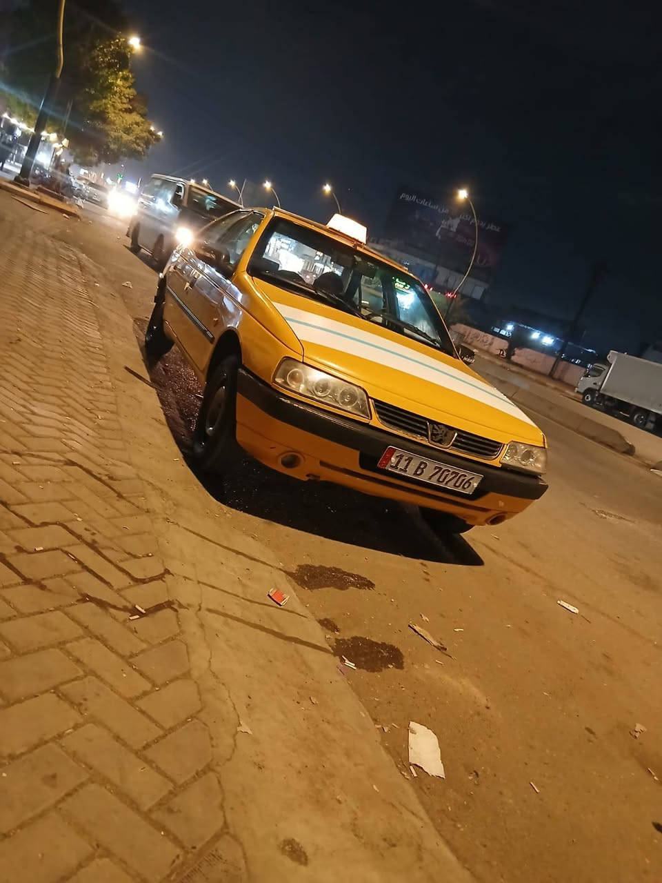 سلام عليكم
بيجو جي ال اكس 2012 رقم انكليزي سنويه لل31
كير مكينه خير من الله 
شلعه معدل 
بيها نواقص بسيطه 
٣٣ وبيها مجال مكاني بغداد 
***********
